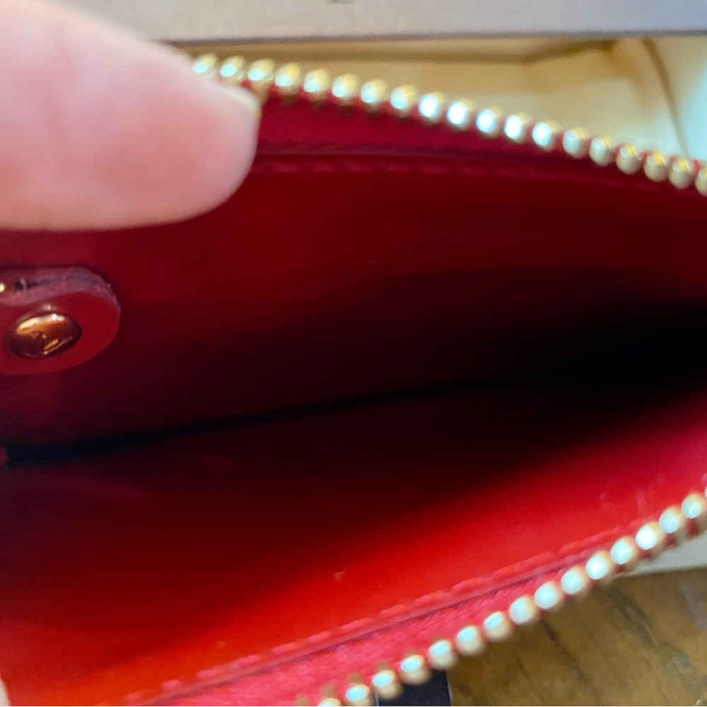 ❌SOLD❌Louis Vuitton Vernis Key Pouch - Picture 6 of 9